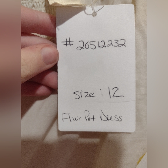 Anthropologie off white dress w/ flower pattern, damaged strap size 12 - Picture 7 of 8